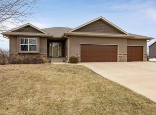 1821 Wenrose Dr NE, North Liberty, IA 52317