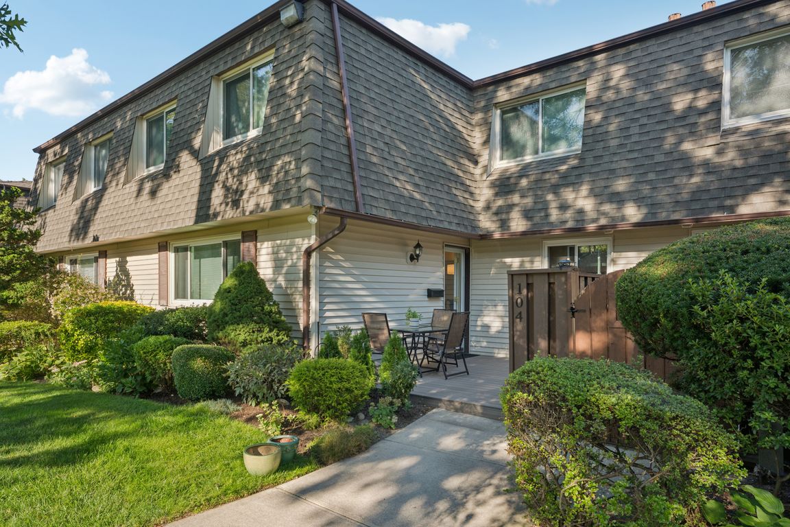 Feller Dr-S0409-001.jpg