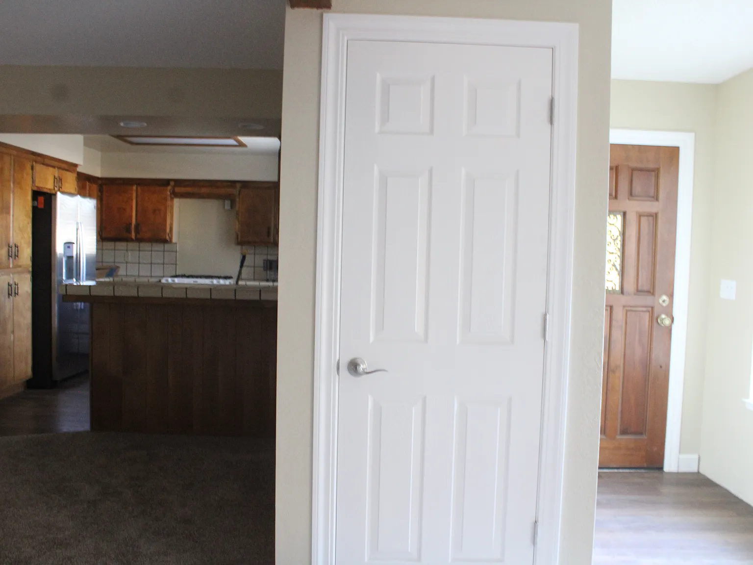 3 bed, 2404 sqft, $2,200 — Photo 2