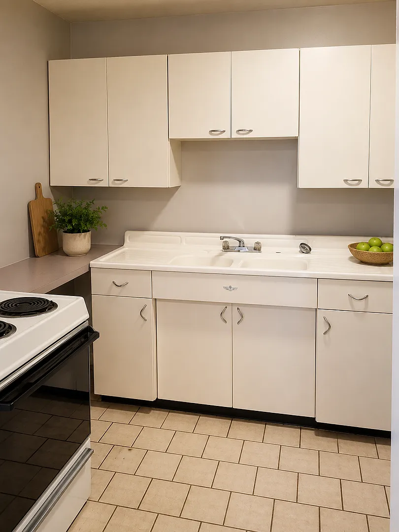 119 Plum Primary Bedroom Old Town Apartment Near CSU $850 — Photo 4