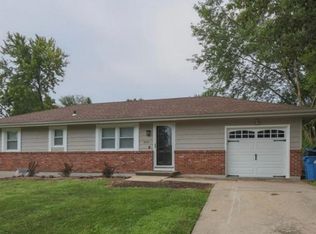 18305 E Hanthorn Dr, Independence, MO 64057