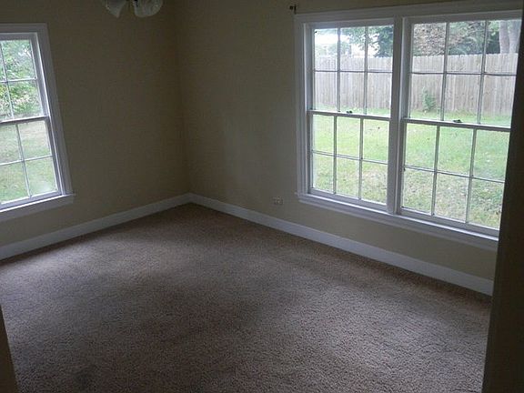 4th image of 808 Hanks St