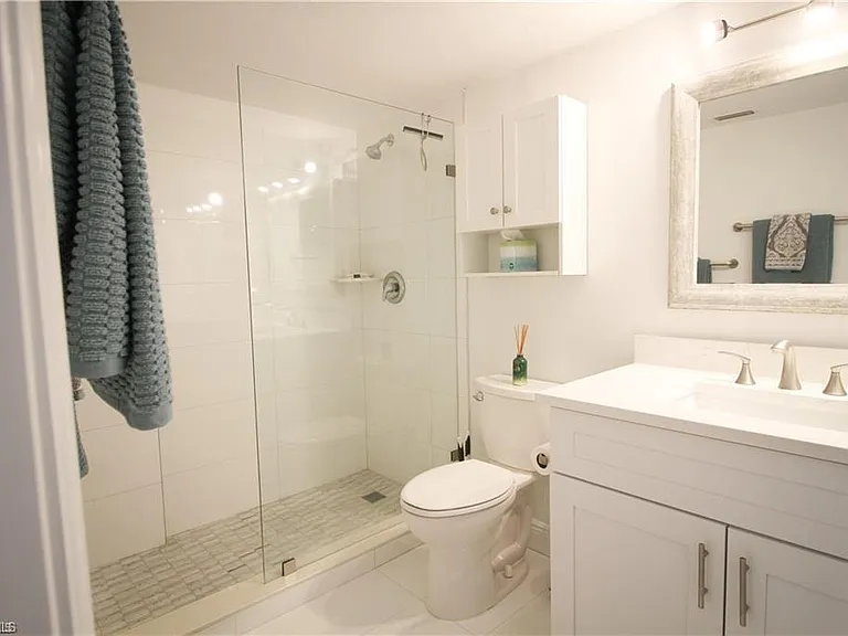 97 Georgetown Blvd #97 — Photo 16