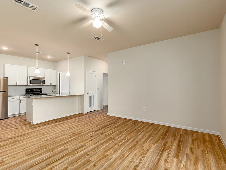 The Grove Apartments — Photo 8