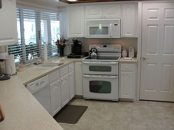 4th image of 180 Hainesport Dr