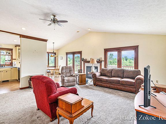 4th image of 15660 Juniper Dr