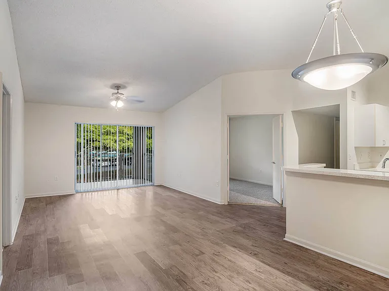 Heritage Cove — Photo 2