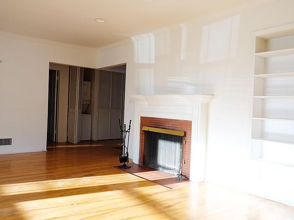 3rd image of 4960 Sancola Ave