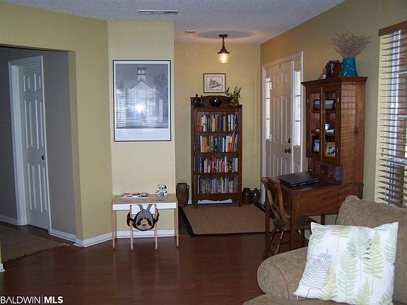 3rd image of 11864 Village Green Dr