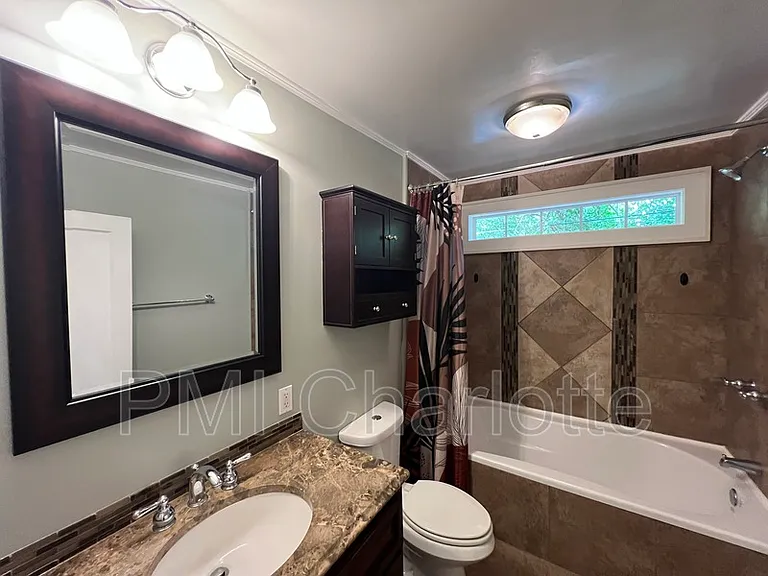 1525 Browns Ave — Photo 15