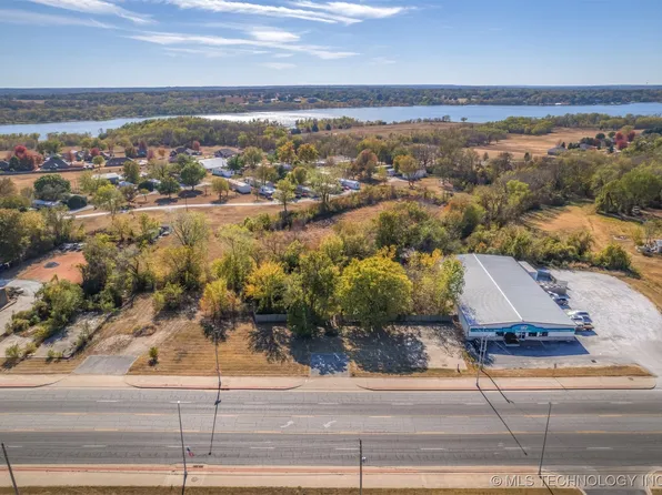 2100 Highway 59 N, Grove, OK 74344