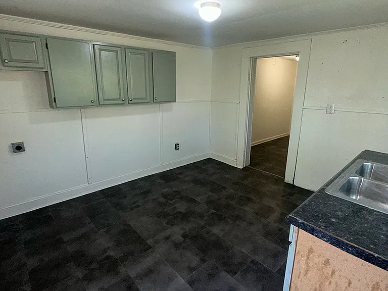 1209 SW 13 1/2 Ave — Photo 3