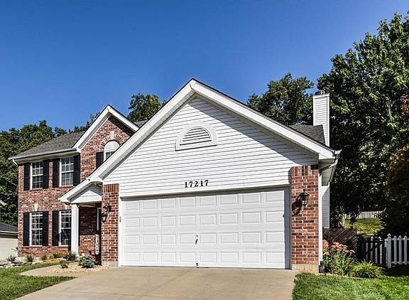 Outstanding location in desirable Forest of Hilltop community.