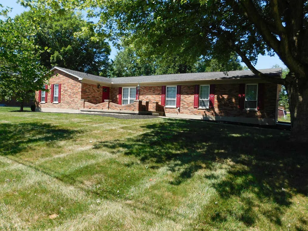 8943 Meadow View Dr photo 1