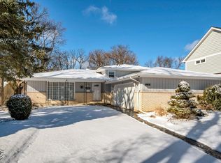 5508 Middaugh Ave, Downers Grove, IL 60516