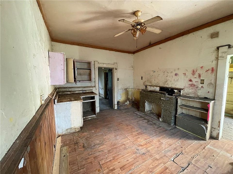 2nd image of 830 Reynolds Ave