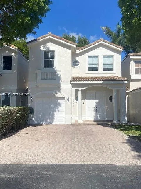 Savannah At Doral — Photo 2