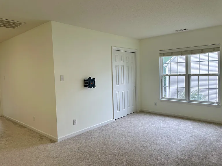 112 Student Pl — Photo 17