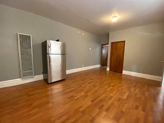 2nd image of 23 Varennes St