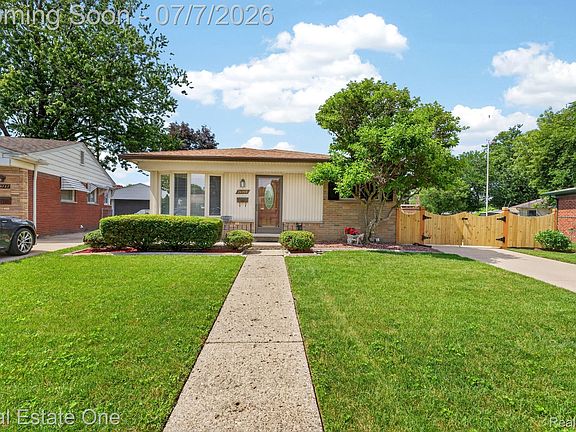 2nd image of 24749 Munson St