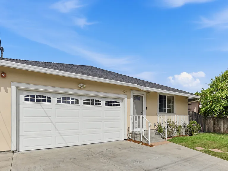 609 Stanford Ave — Photo 108