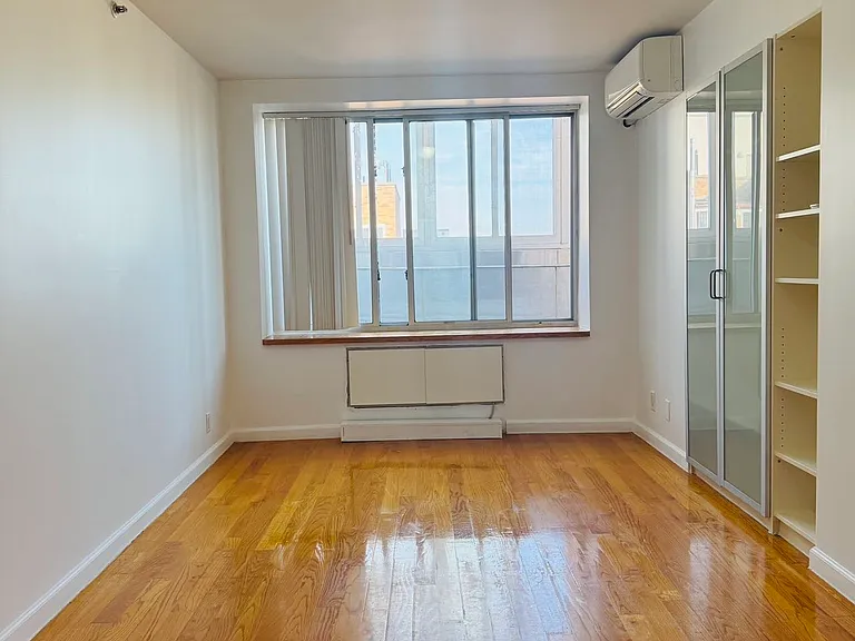 43-17 Union St #7C — Photo 11