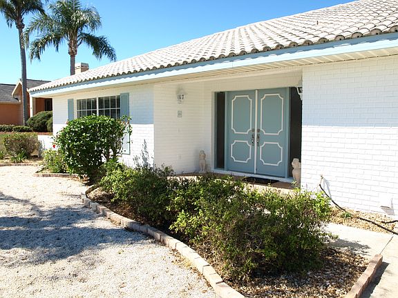 3rd image of 6528 Santiago Ct