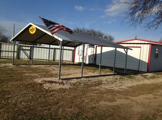 1052 Interstate Highway 35 S, Abbott, TX 76621