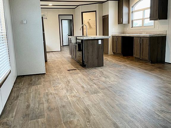 Living room & Kitchen
