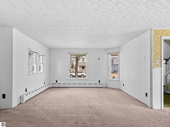 5th image of 311 W 12th St