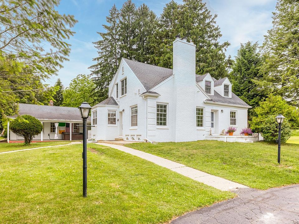 1st image of 4484 Lakeshore Rd