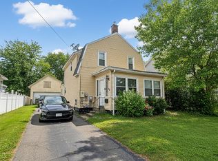 28 Porter St, Springfield, MA 01104
