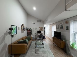 1525 Green St APT 3R, Philadelphia, PA 19130