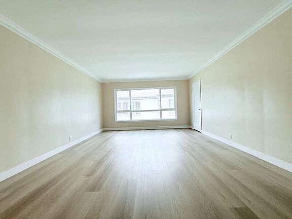 3rd image of 3624 Carmona Ave