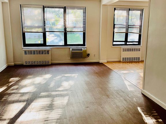 4th image of 44 Davis Ave #2C