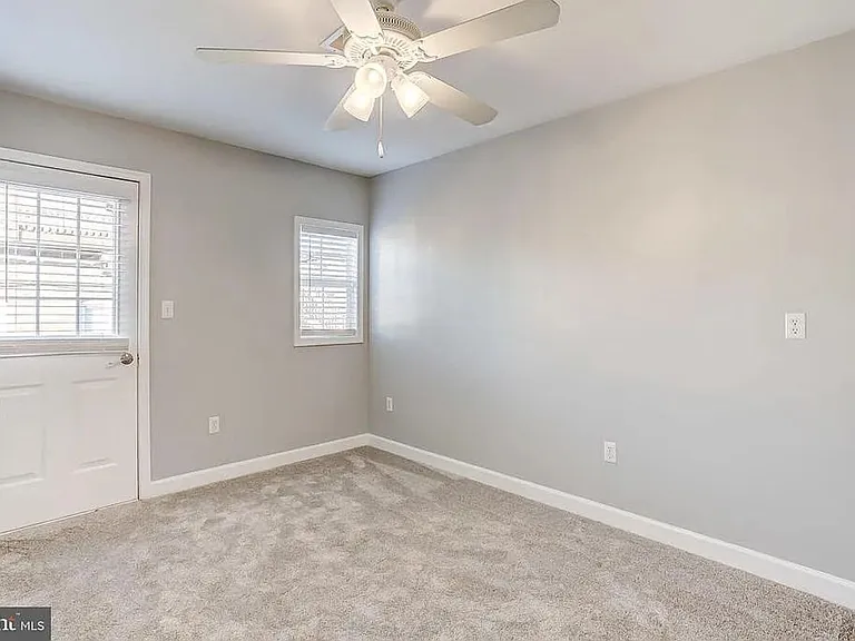 2604 Hudson St — Photo 13