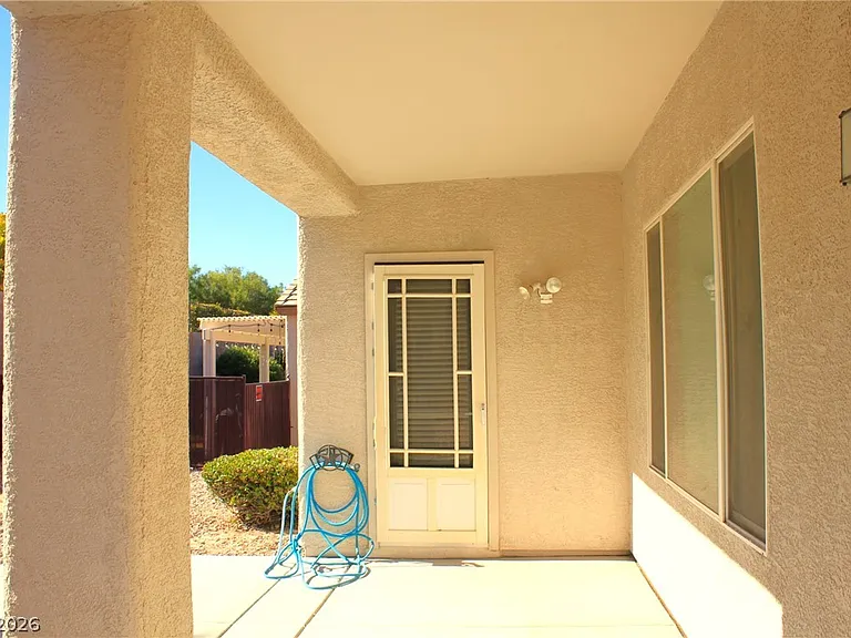 2212 Sawtooth Mountain Dr — Photo 16
