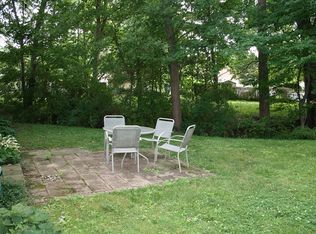 5548 Burns Rd, North Olmsted, OH 44070