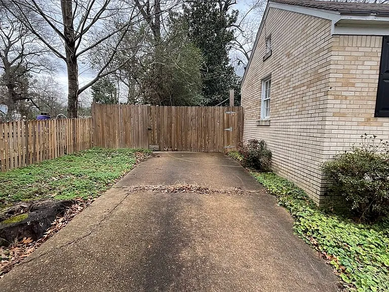 3652 Carrington Rd — Photo 10