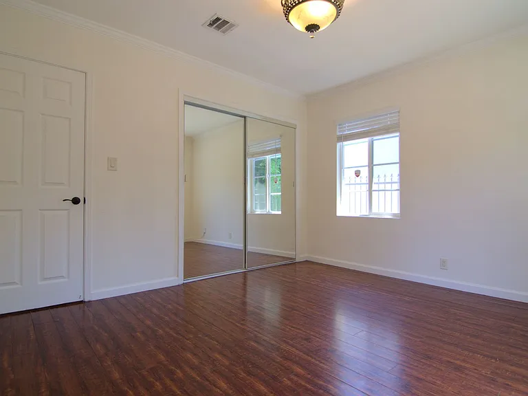 6730 Balboa Blvd — Photo 12