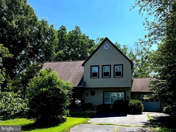 15113 Philip Lee Rd, Chantilly, VA 20151