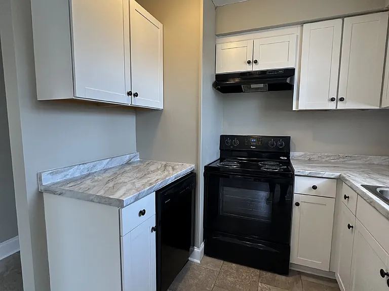 335 Woodale Dr — Photo 8