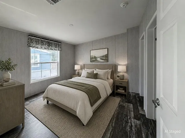 3 bed, 960 sqft, $2,100 — Photo 3