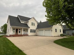 1185 W Shore Dr SW, Hutchinson, MN 55350