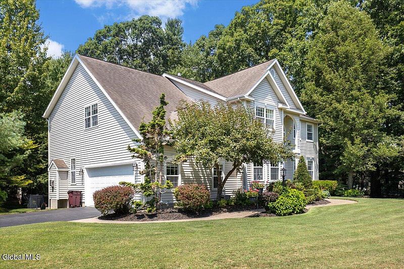 3rd image of 23 Challedon Drive