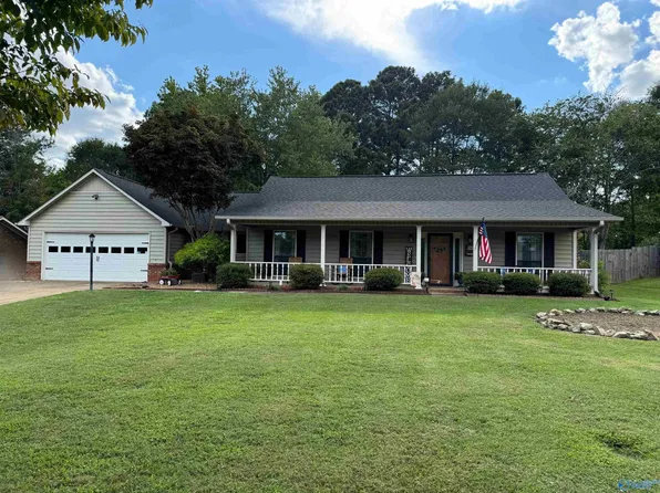 323 Ohara Dr, Albertville, AL 35950