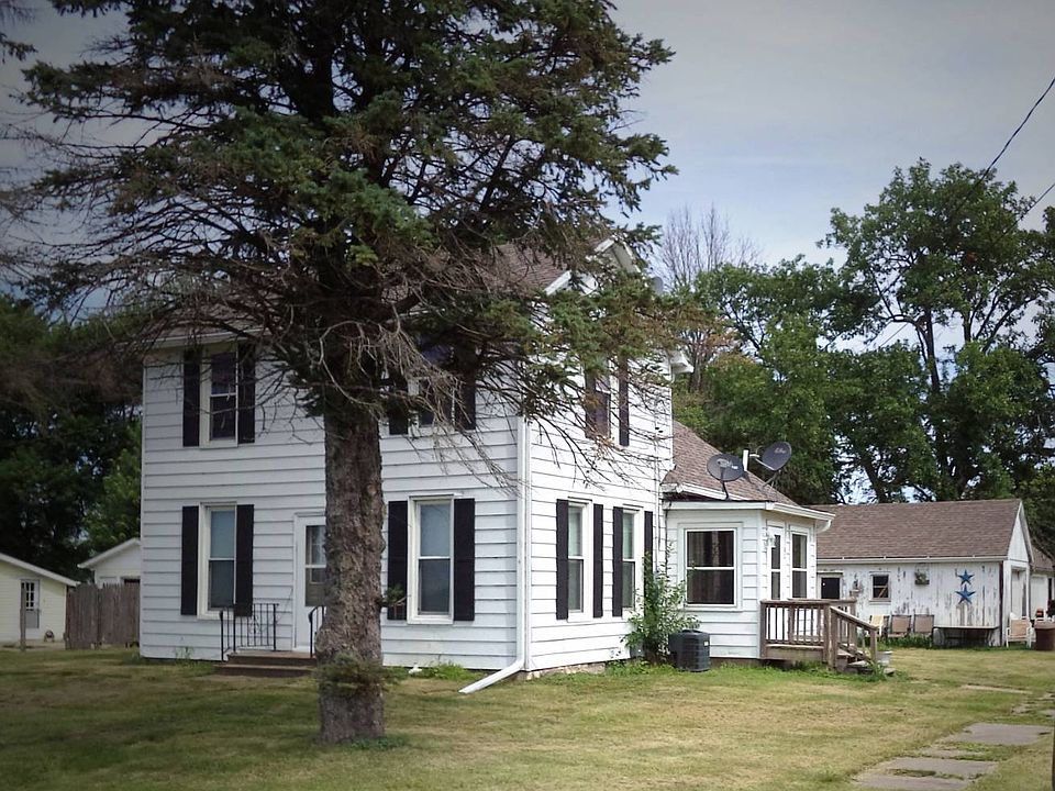 1st image of 102 S Pine St