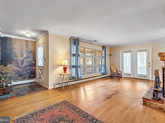 4th image of 281 Hillsmere Dr