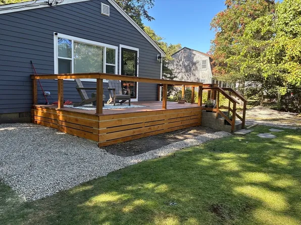 26 Highland St, Mashpee, MA 02649