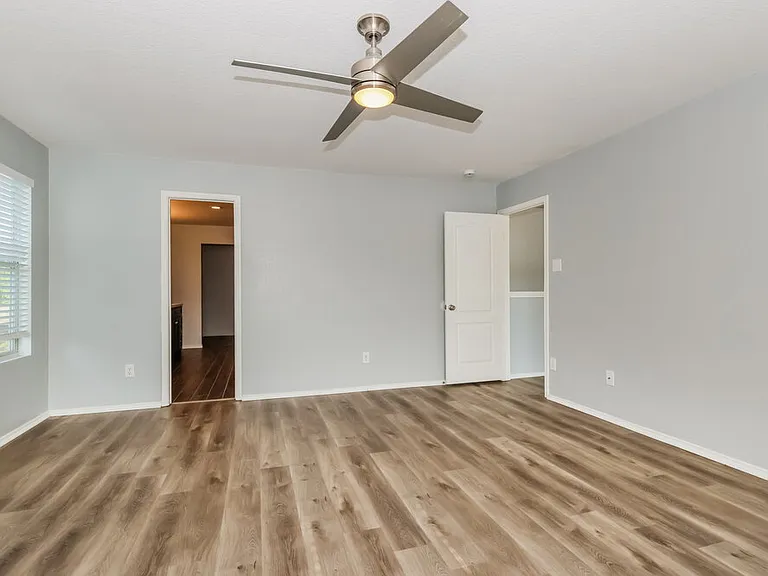 302 Falling Pine Dr — Photo 10
